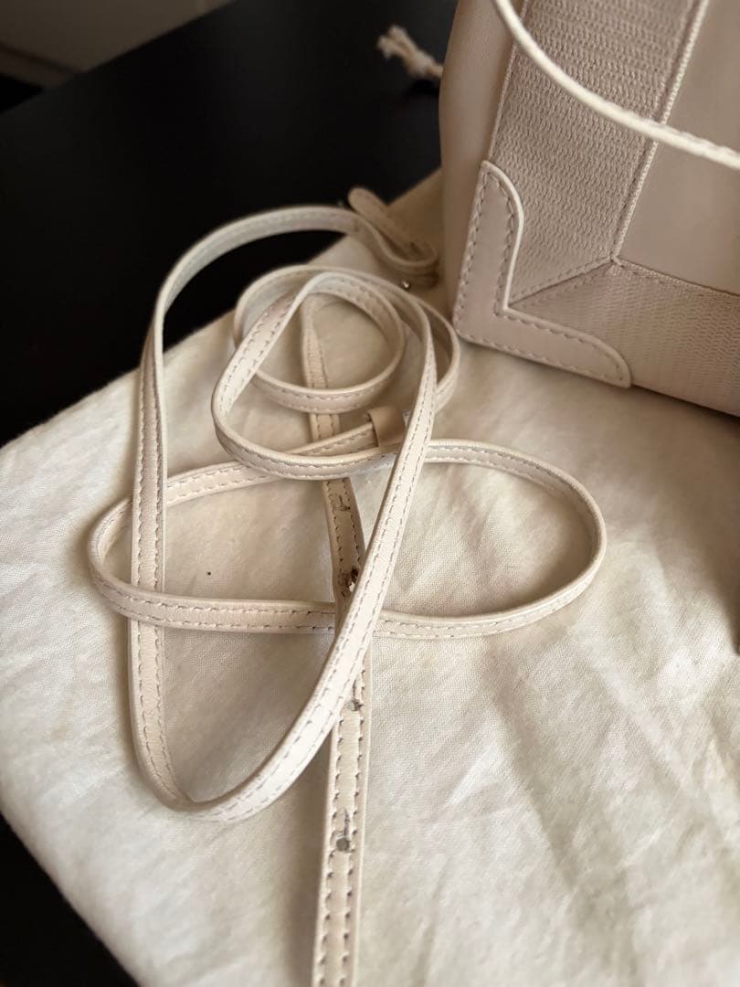 BALENCIAGA ネイビーカバスS クリームホワイト　バレンシアガ バッグ