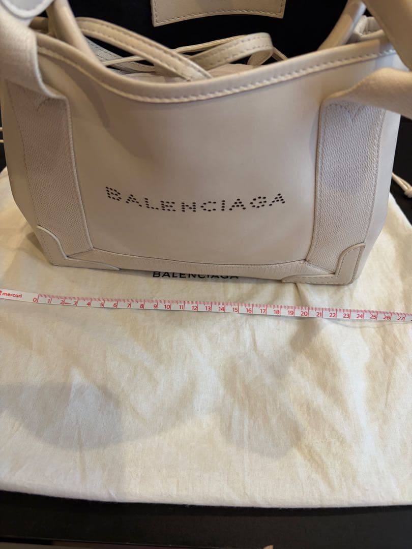 BALENCIAGA ネイビーカバスS クリームホワイト　バレンシアガ バッグ