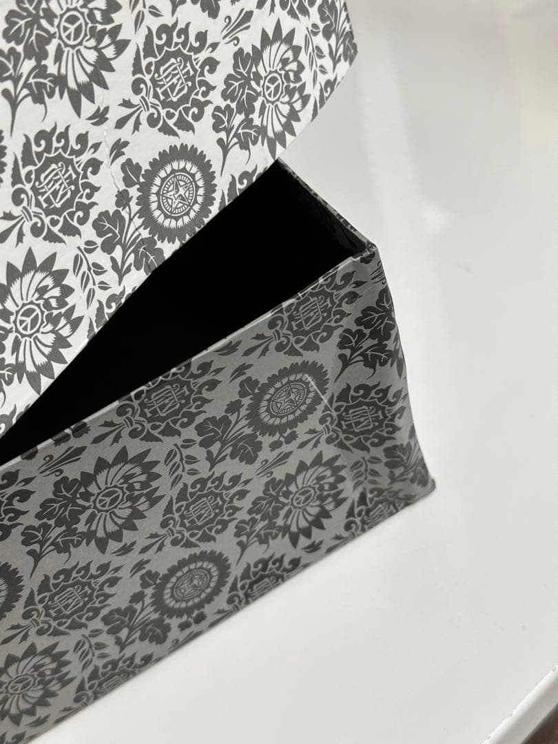 OBEYxSTRANGEco アートフィギュアMr.Spray