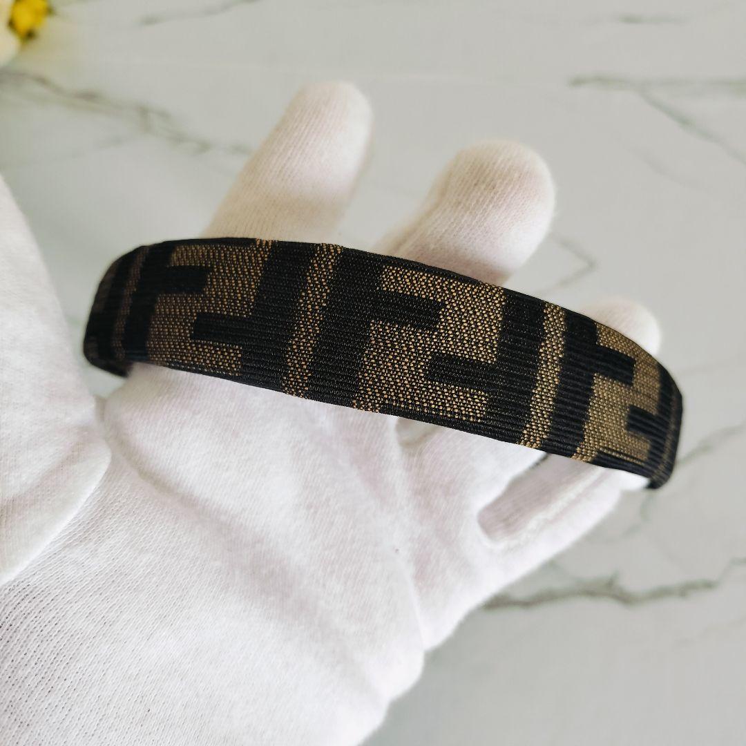 美品☆FENDI フェンディ☆ロゴ ヘアバンド/カチューシャ ブラウン ズッカ