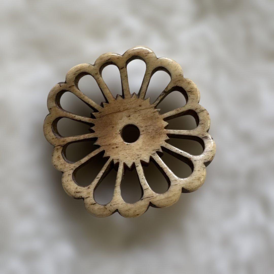 根付　角？　骨？　貝？