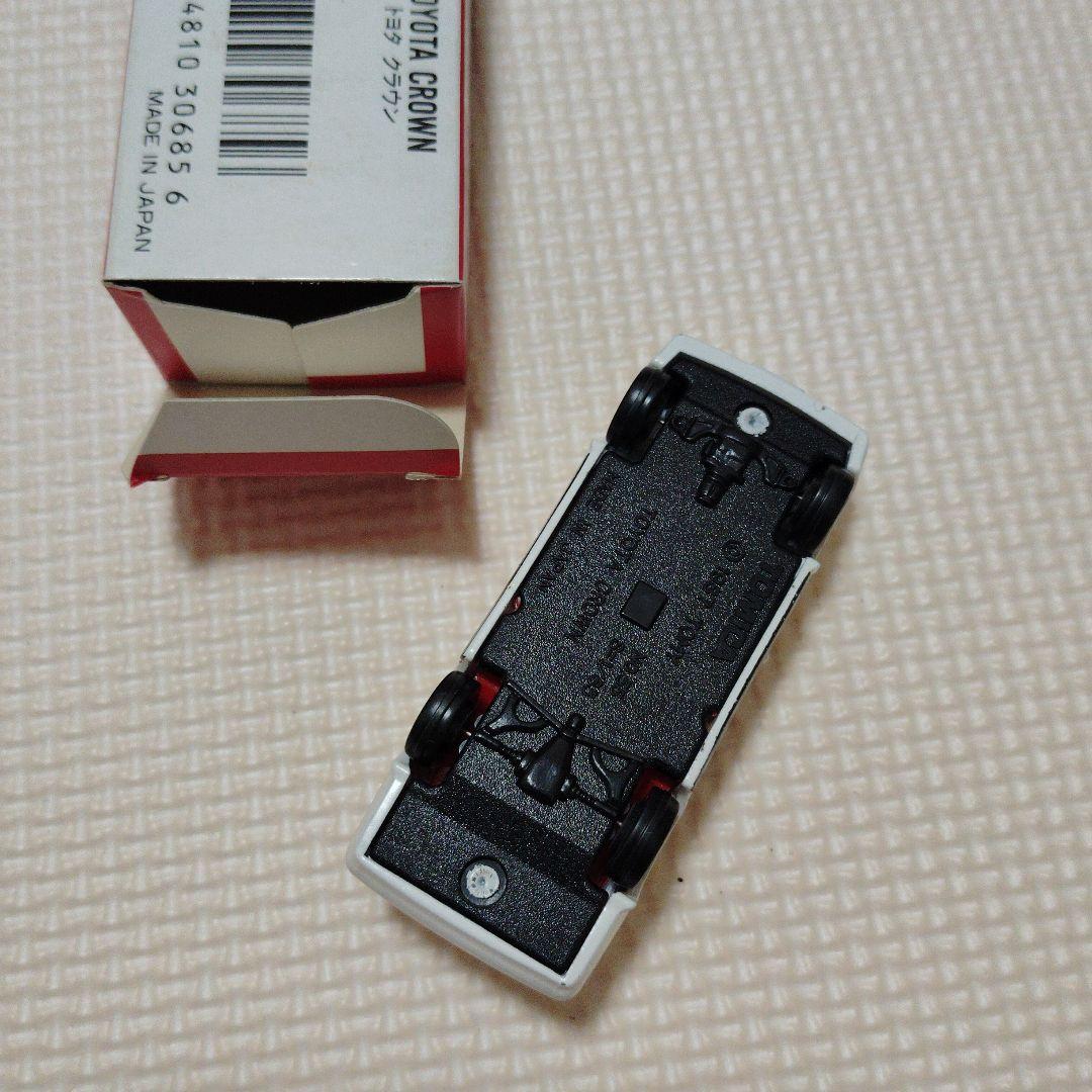 トミカ トヨタ クラウン