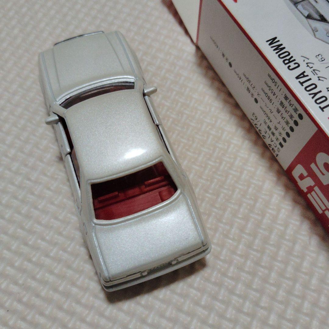 トミカ トヨタ クラウン