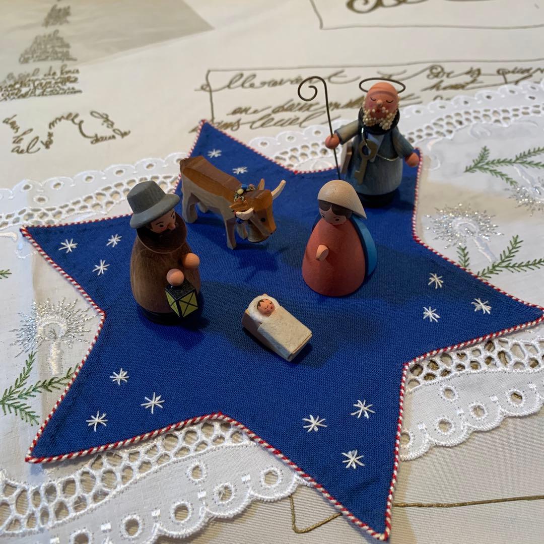 ドイツ製　木製人形　エルツ　ヘニッシユ工房の聖家族と羊飼い牛さんの可愛いセット！