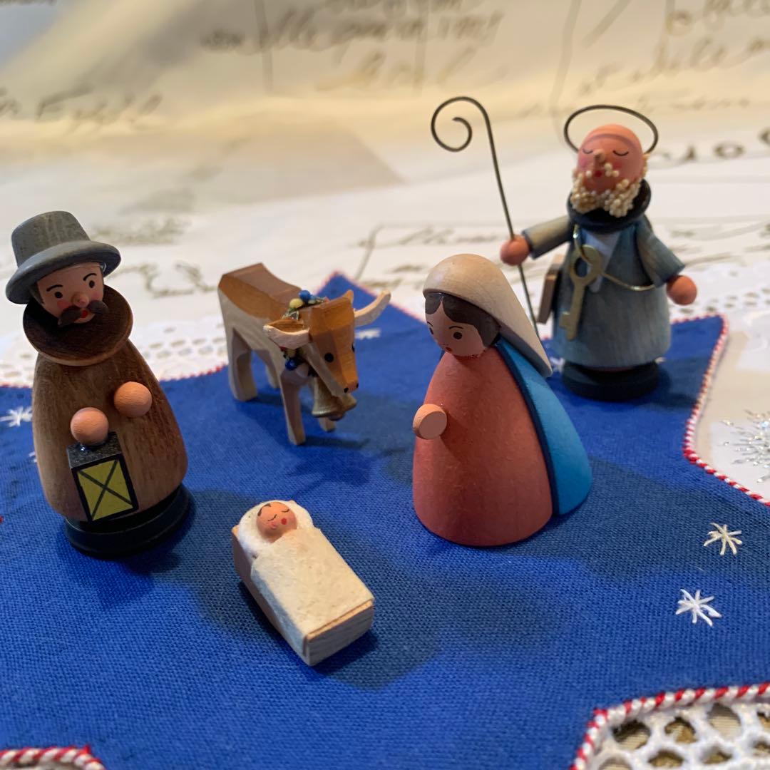 ドイツ製　木製人形　エルツ　ヘニッシユ工房の聖家族と羊飼い牛さんの可愛いセット！
