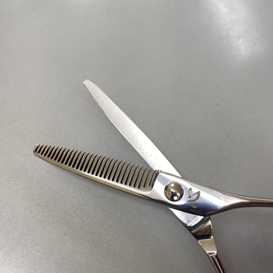 ６インチセニングシザー 4５% 前後　新品未使用　理美容　美容師　理容師