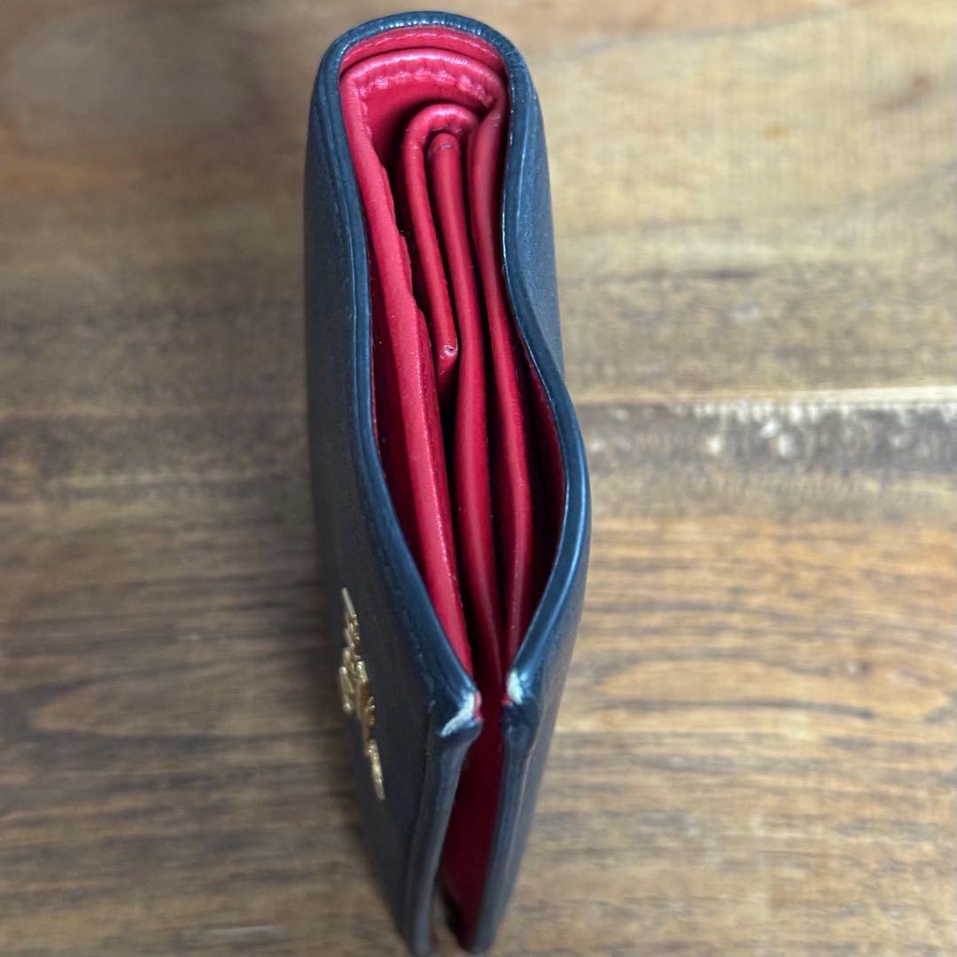 PRADA二つ折り財布