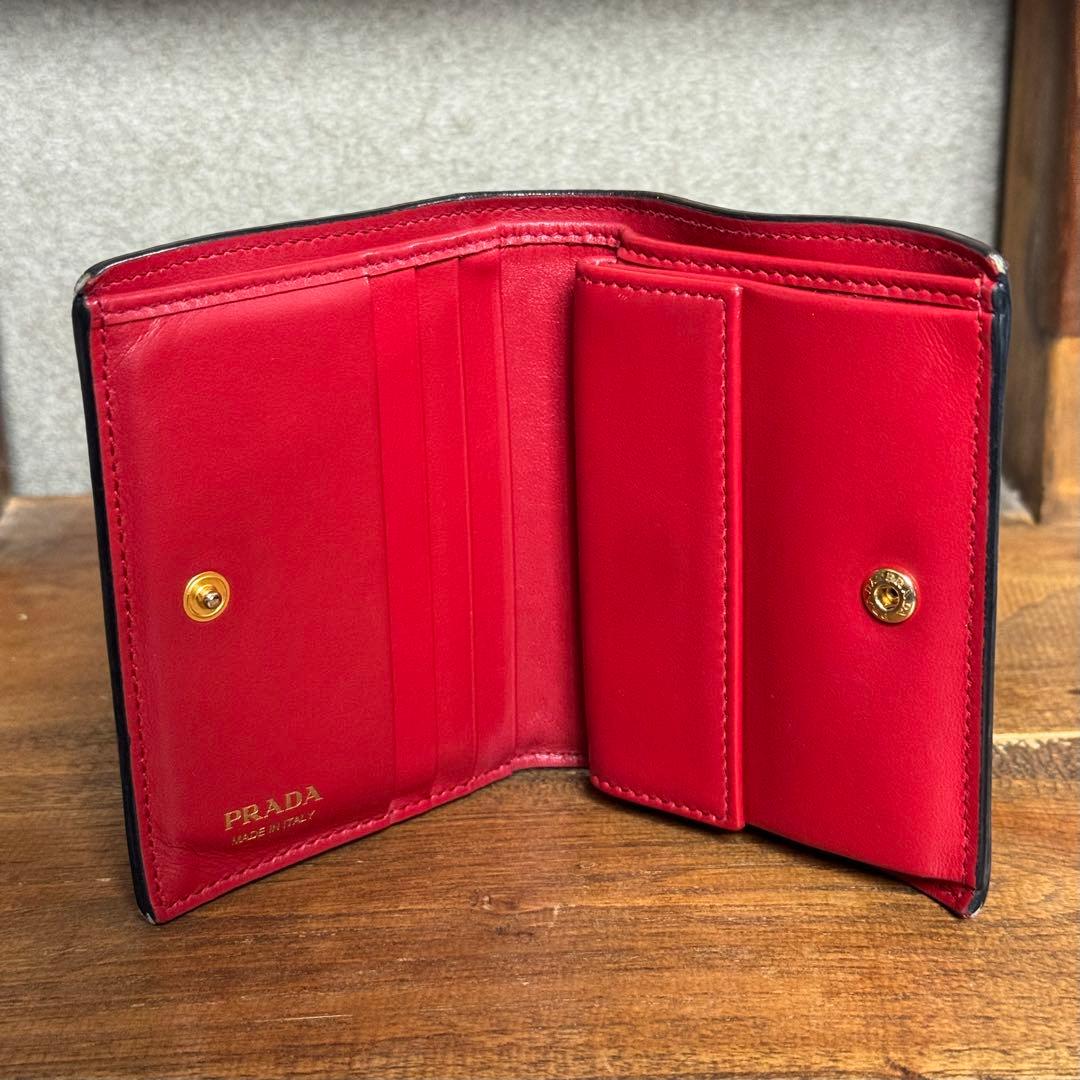 PRADA二つ折り財布