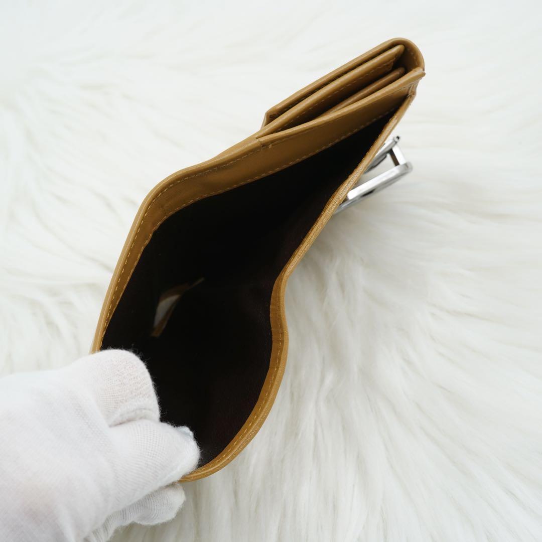 未使用品　箱付き　GUCCI グッチ　折り財布　レザー　シルバー金具　キャメル