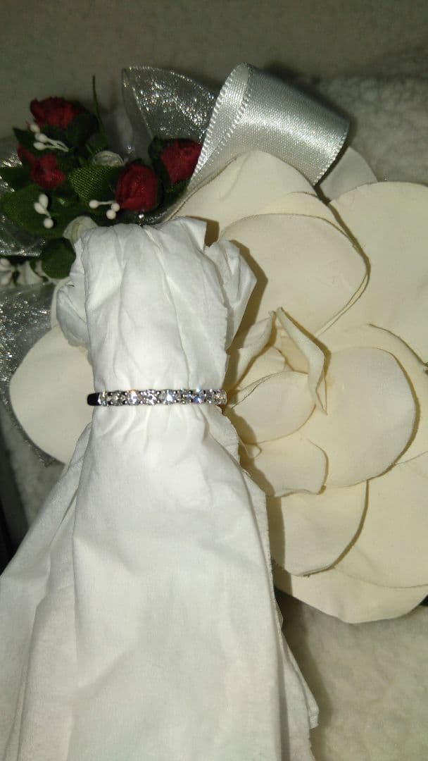 ダイヤモンドプラチナハーフエタニティリング、０、５カラット美品です。