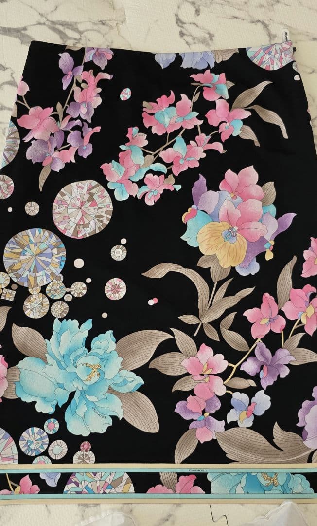 レオナール　美品　スカート　42サイズ