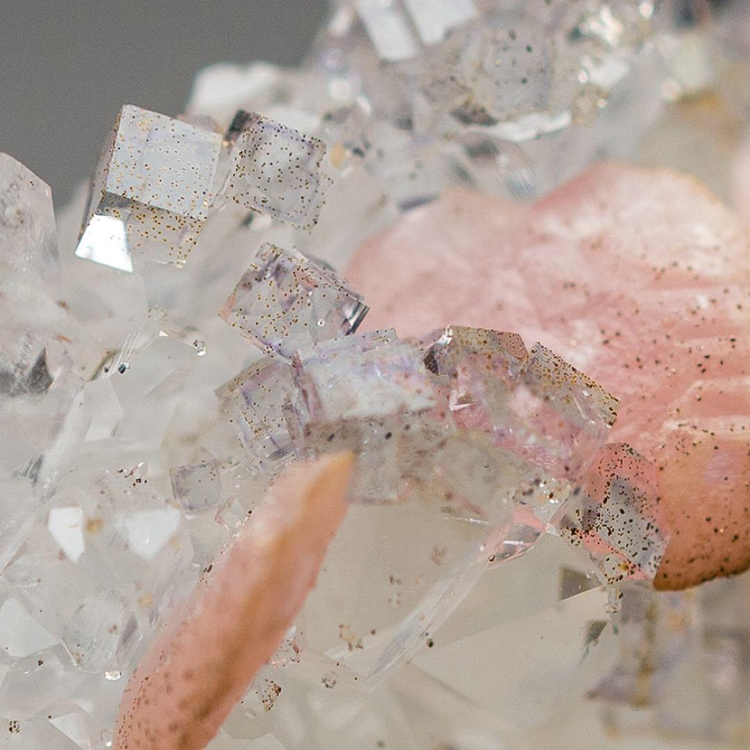 中国 ロードクロサイト フローライト 天然石 原石 鉱物標本 鉱石 蛍石 713