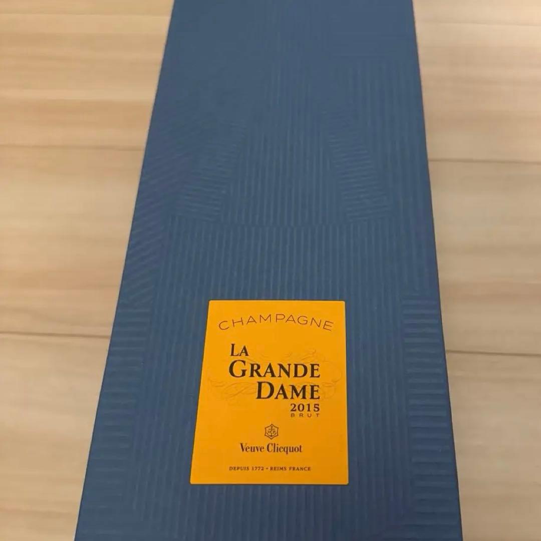 新品　箱付　ヴーヴ・クリコ ラ・グランダム 2015 パオラ・パロネット