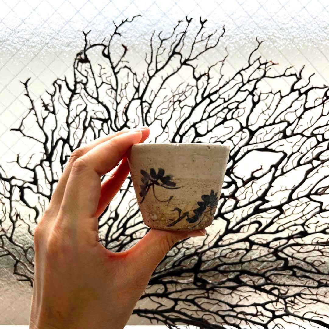 骨董　美濃焼　志野　織部　古陶　老松　六角　小振り　蕎麦猪口　湯呑み　１客