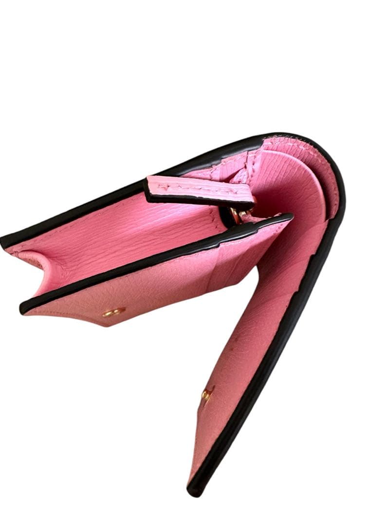 未使用 GUCCI 二つ折り財布 ピンク コンパクト ばなにゃシリーズ
