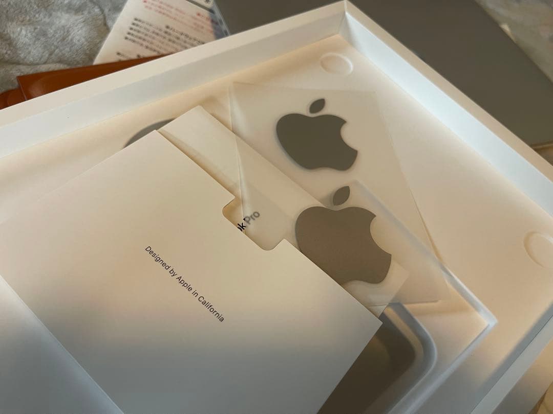 ほぼ未使用Apple MacBook Pro13インチ M1 512GBシルバー