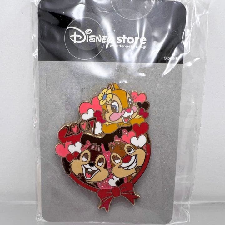 ディズニーストア チップ デール クラリス ピンバッジ バレンタイン 2007
