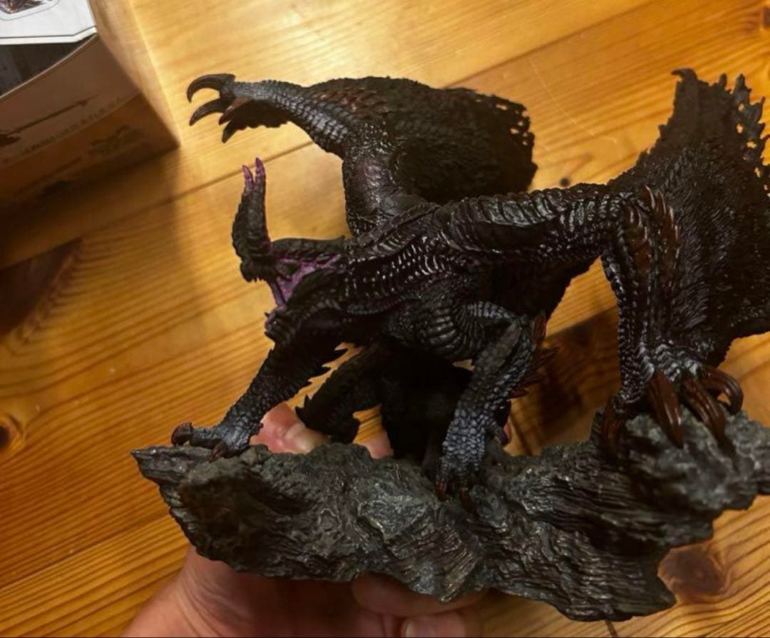 希少　初版　クリエイターズモデル　ゴアマガラ　フィギュア　モンハン