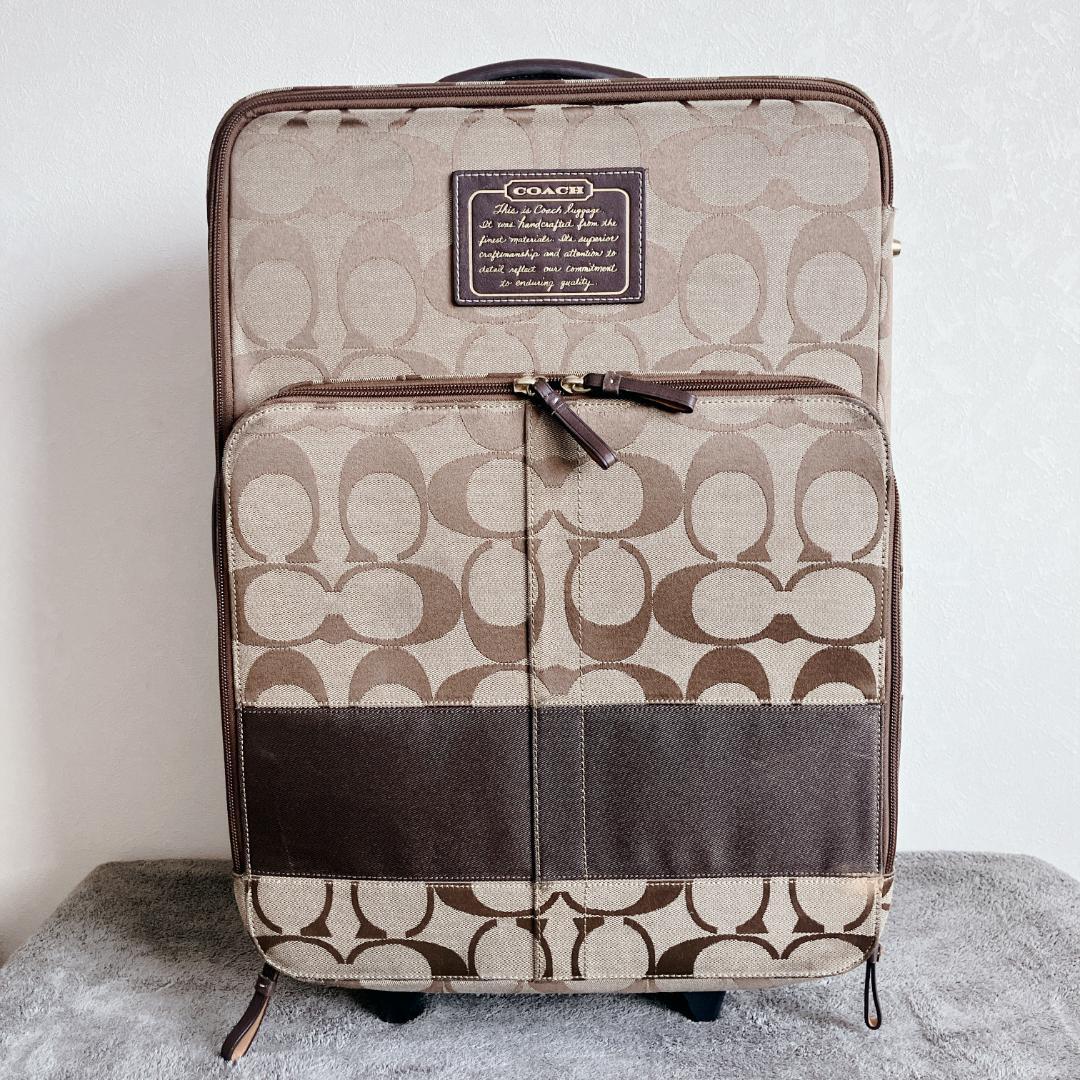 イブちゃん　COACH コーチ　キャリーケース スーツケースシグネチャー