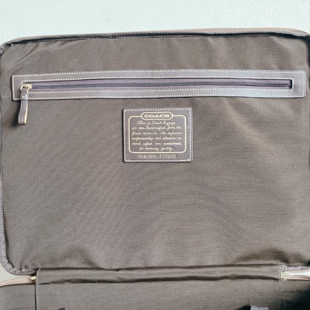 イブちゃん　COACH コーチ　キャリーケース スーツケースシグネチャー