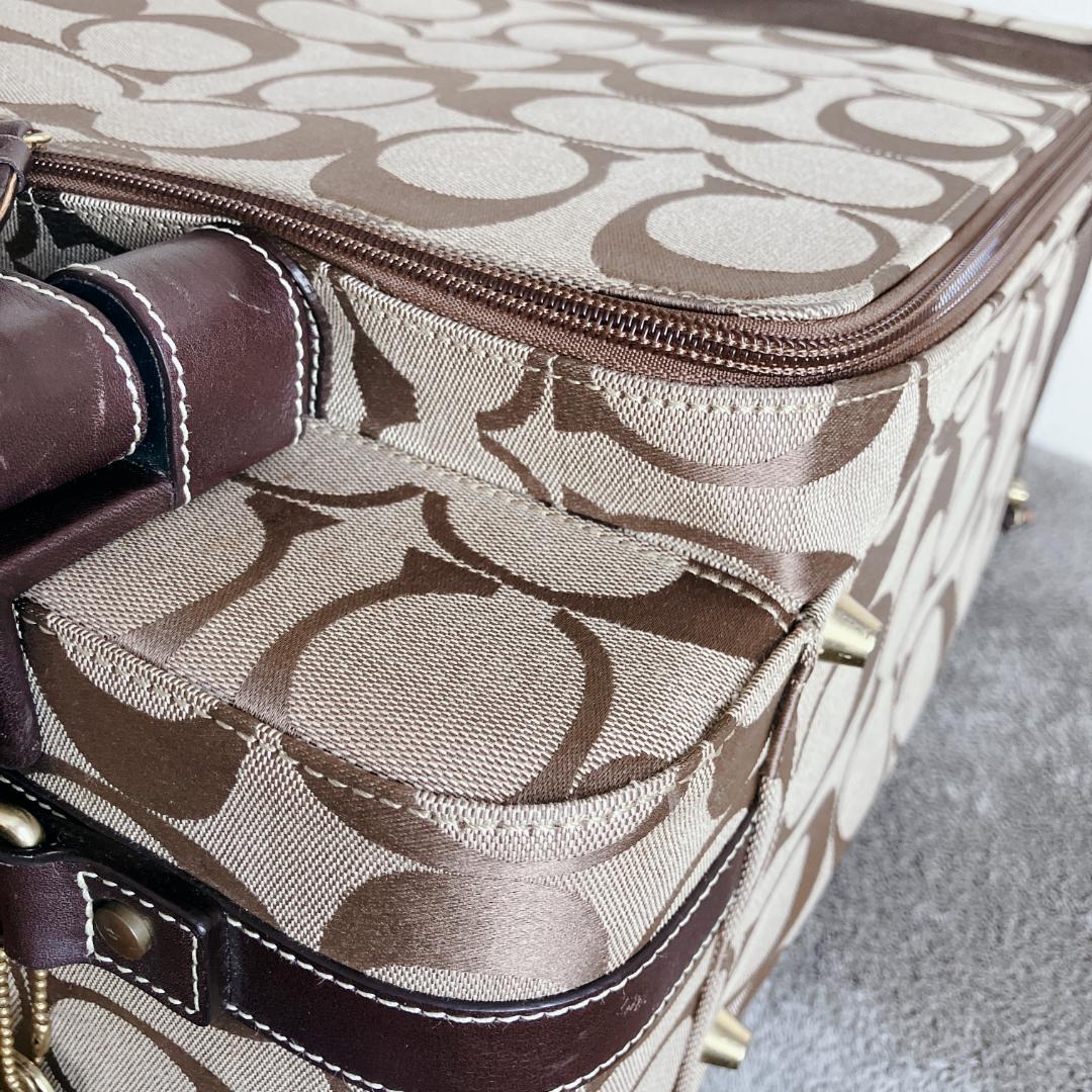 イブちゃん　COACH コーチ　キャリーケース スーツケースシグネチャー