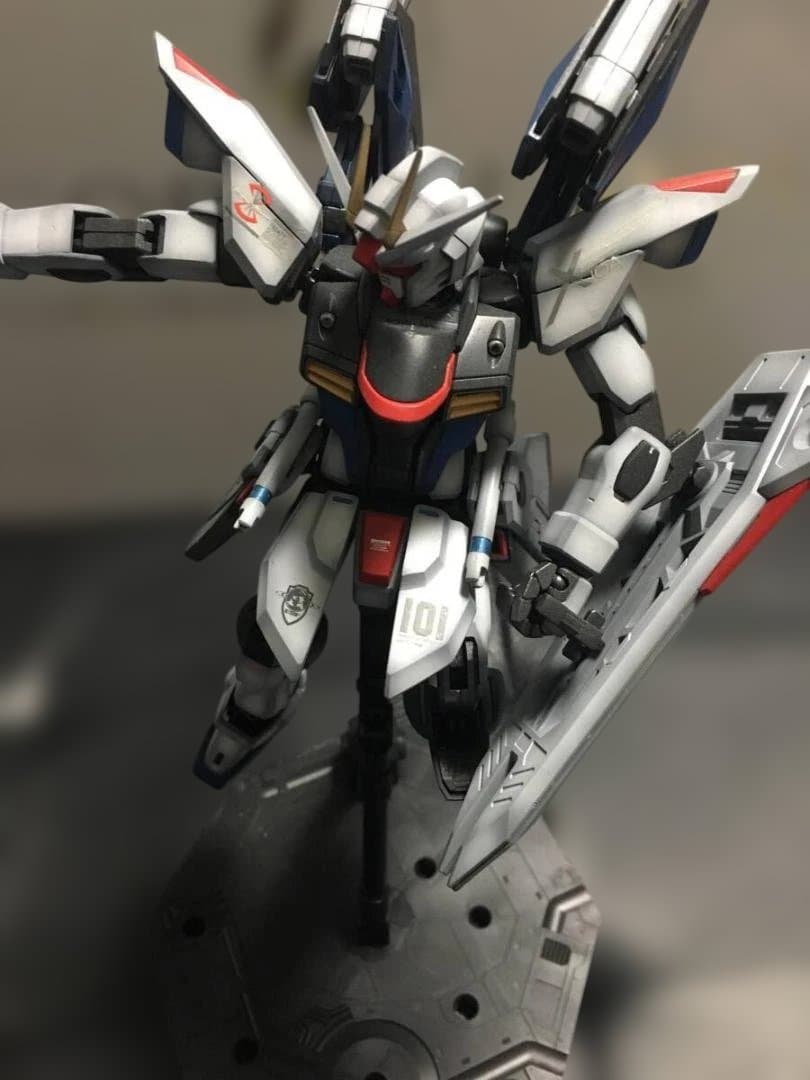MG 1/100 フリーダムガンダム グラデーション全塗装完成品