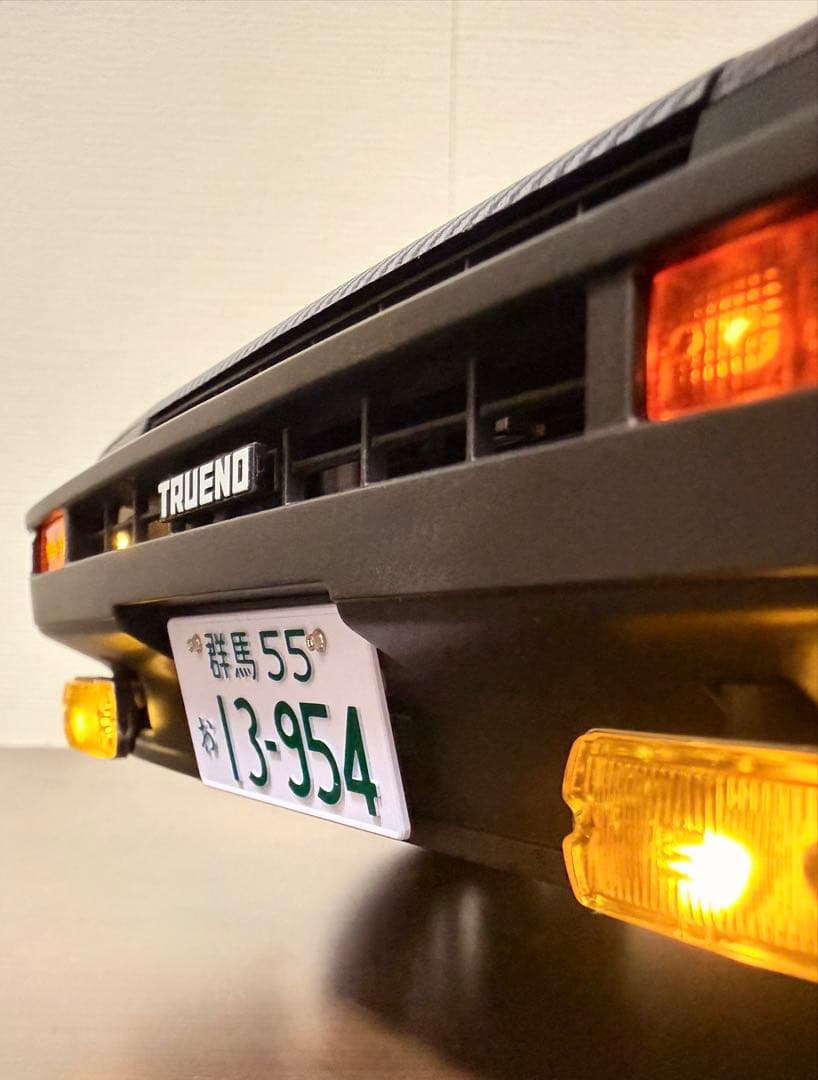 ディアゴスティーニ1/8 頭文字DのAE86ハチロクカスタム完成品