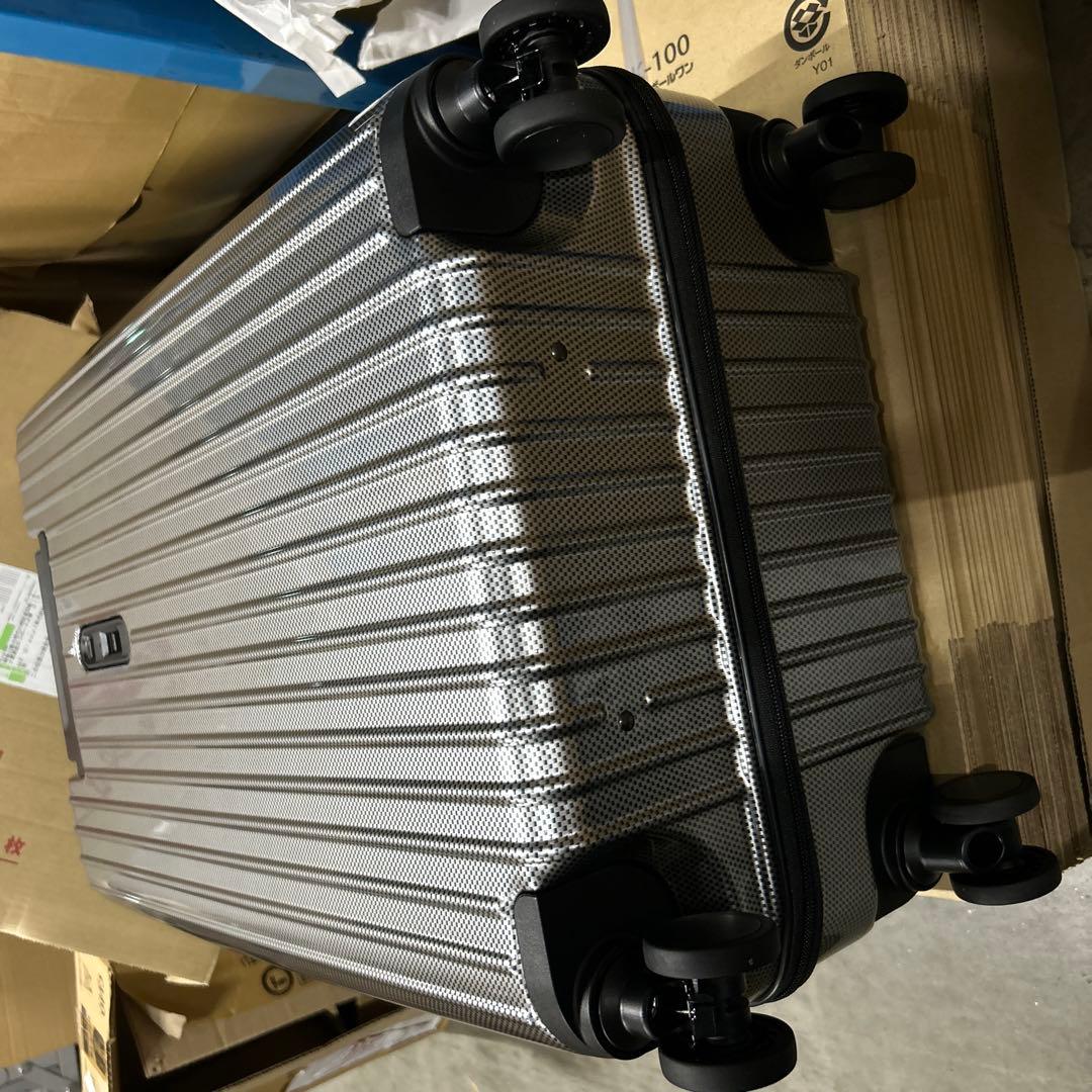 未使用　ACE(エース) スーツケース mサイズ　ブラックカーボン