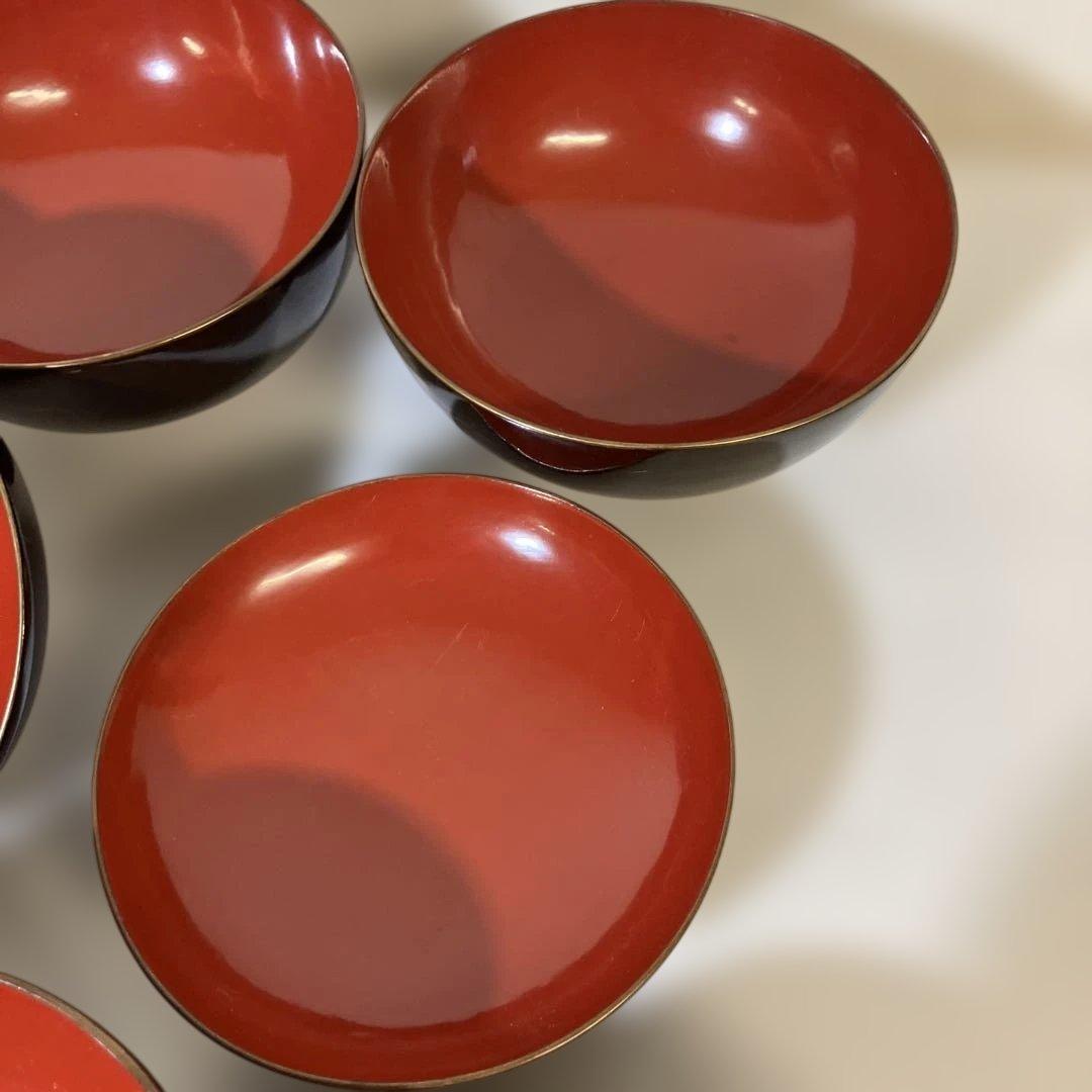 黒塗に蓋・内朱塗の金蒔絵木製漆器椀五客／蓋に希少な意匠「（三日月の）月輪に蝙蝠」