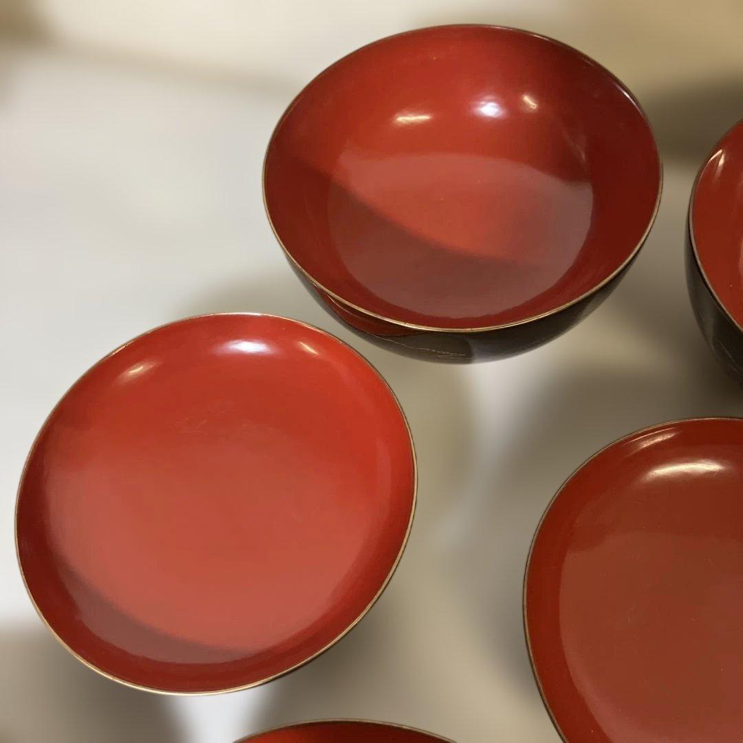 黒塗に蓋・内朱塗の金蒔絵木製漆器椀五客／蓋に希少な意匠「（三日月の）月輪に蝙蝠」