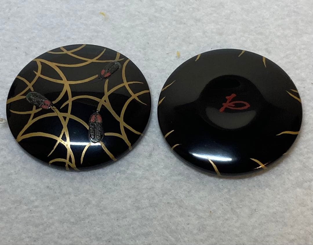 B432h 「蛍蒔絵 丸香合」井口海仙箱書　在判　木製黒漆塗　香道具　茶道具