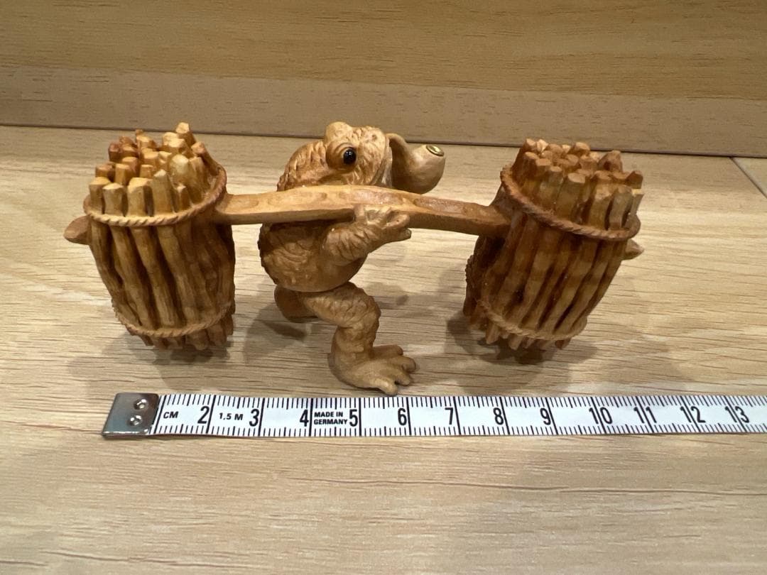 世界名家 木彫り彫刻作品《力持ち蛙》 牙柏木製 一点物 手工芸品