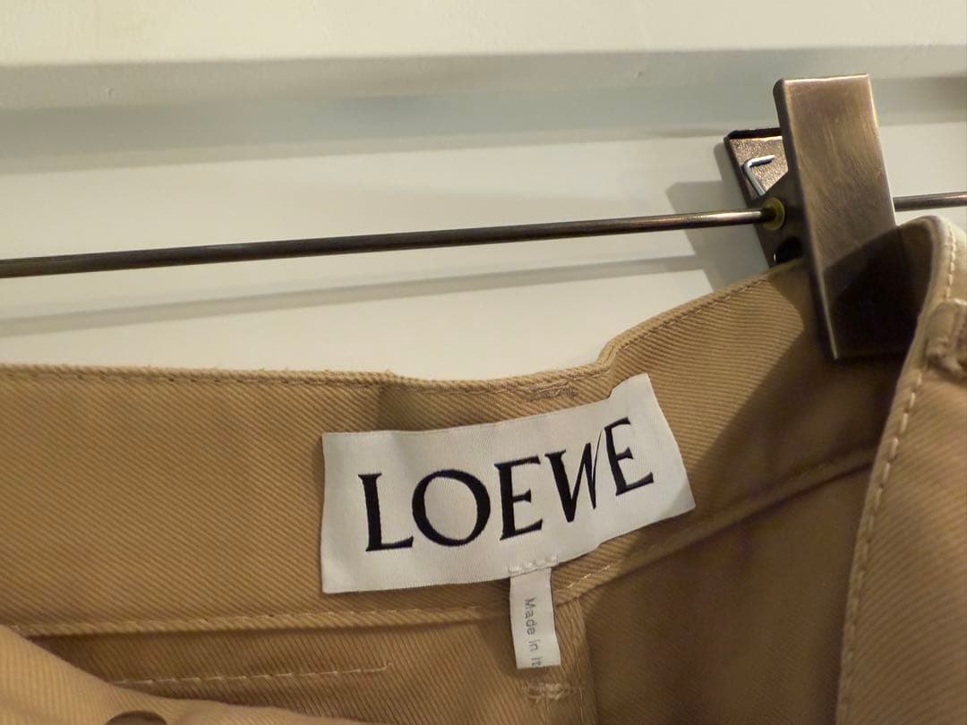 新品未使用タグ付！LOEWE チノパン　ロエベ　38 ベージュパンツ　オーバー