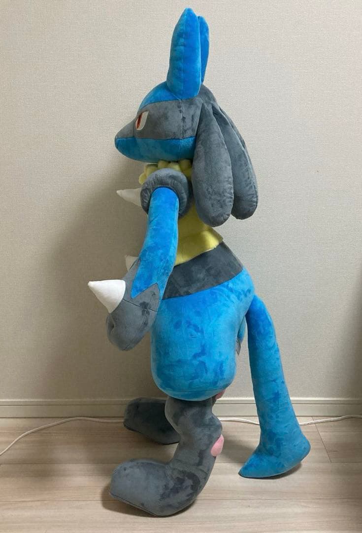 ルカリオ 等身大ぬいぐるみ