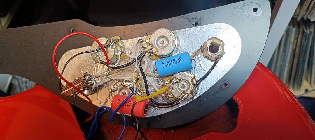 Eastwood custom k-200 bass ビザール　セミホロウ