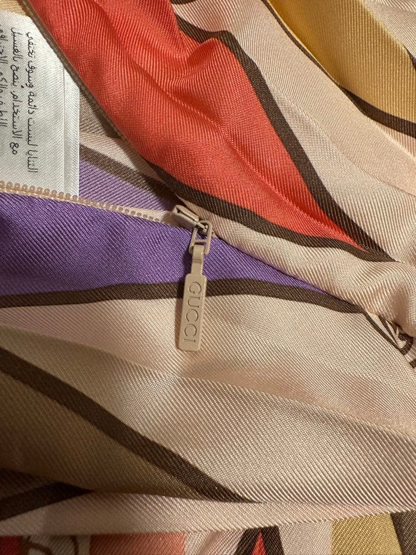 ゆ*ん様 GUCCI イタリア製　シルク プリーツスカート