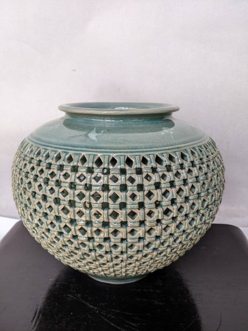 高麗青磁　熊津窯 花瓶 透かし 網目 青磁 花器 いいね！ 2 送料無料