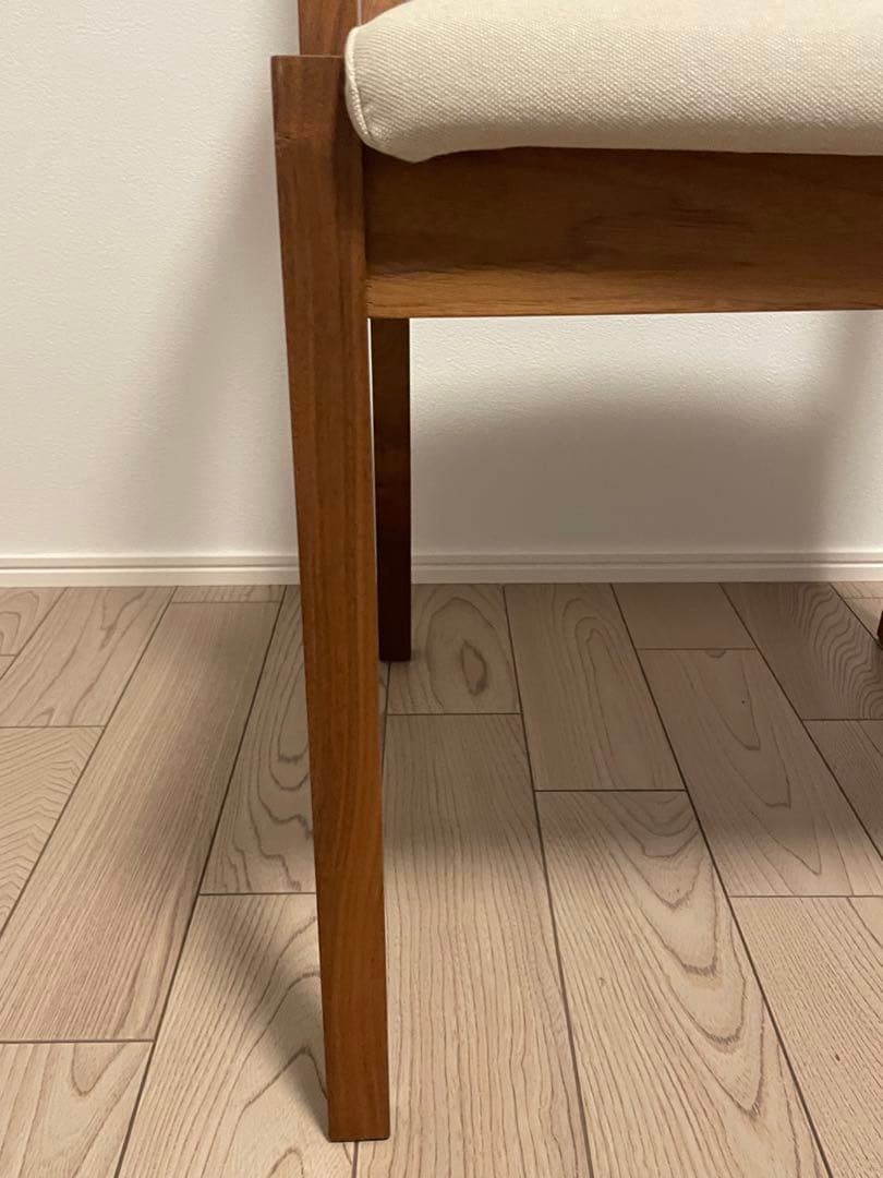 あの　未使用品　SOLID チェア　⭐︎送料込みで新品の半額価格！