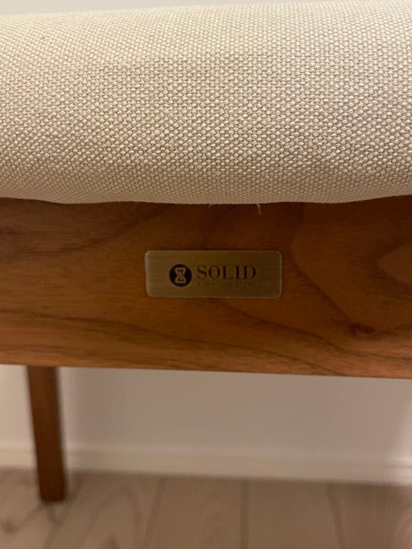 あの　未使用品　SOLID チェア　⭐︎送料込みで新品の半額価格！