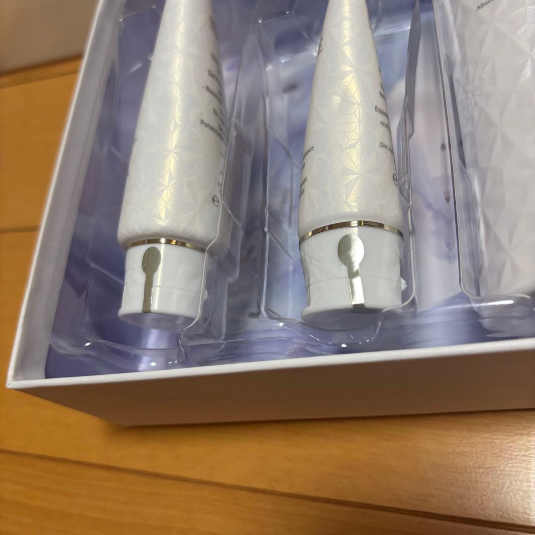 コスメデコルテ クリスマスコフレ2024 AQブライト ラディアンス コフレⅠ