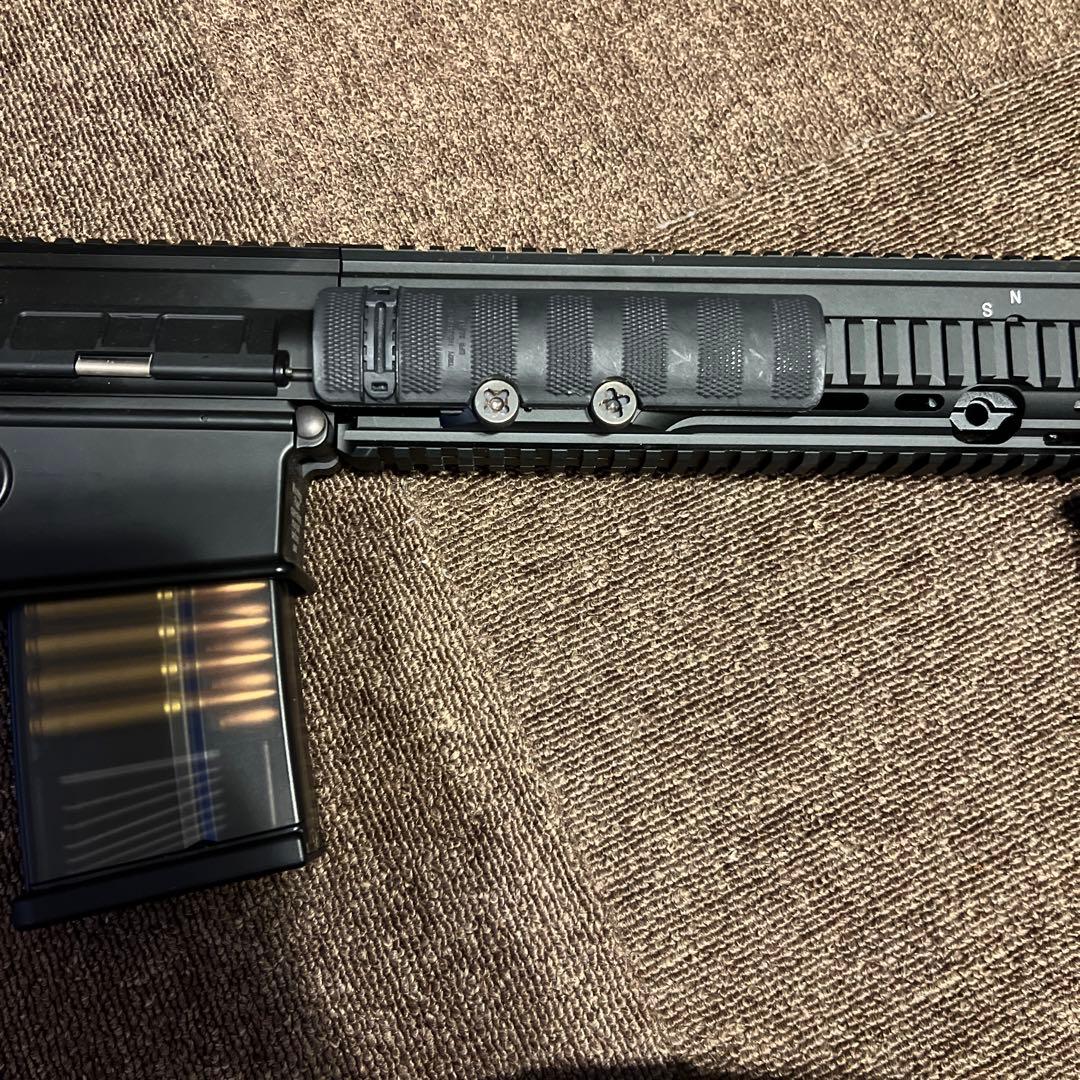 次世代電動ガン　マガジン３本 バイポッド、スコープ付き