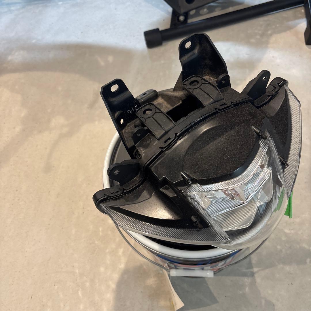 未使用　純正　gsxr125 gsxr150 ヘッドライト
