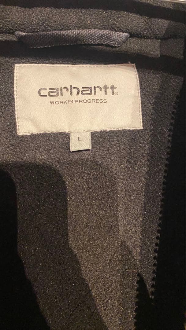 Carhartt フード付きブラックジャケット