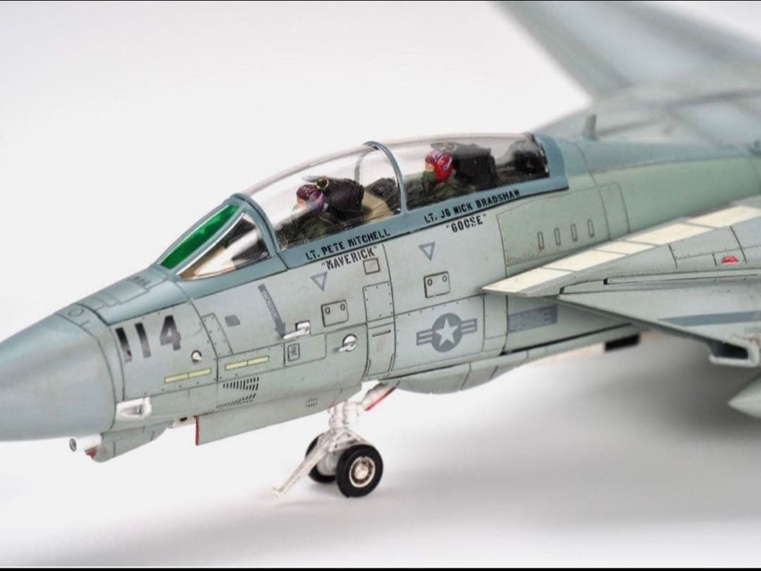 トムキャット F-14A 1/72 限定版 トップガン【ラスト１機】