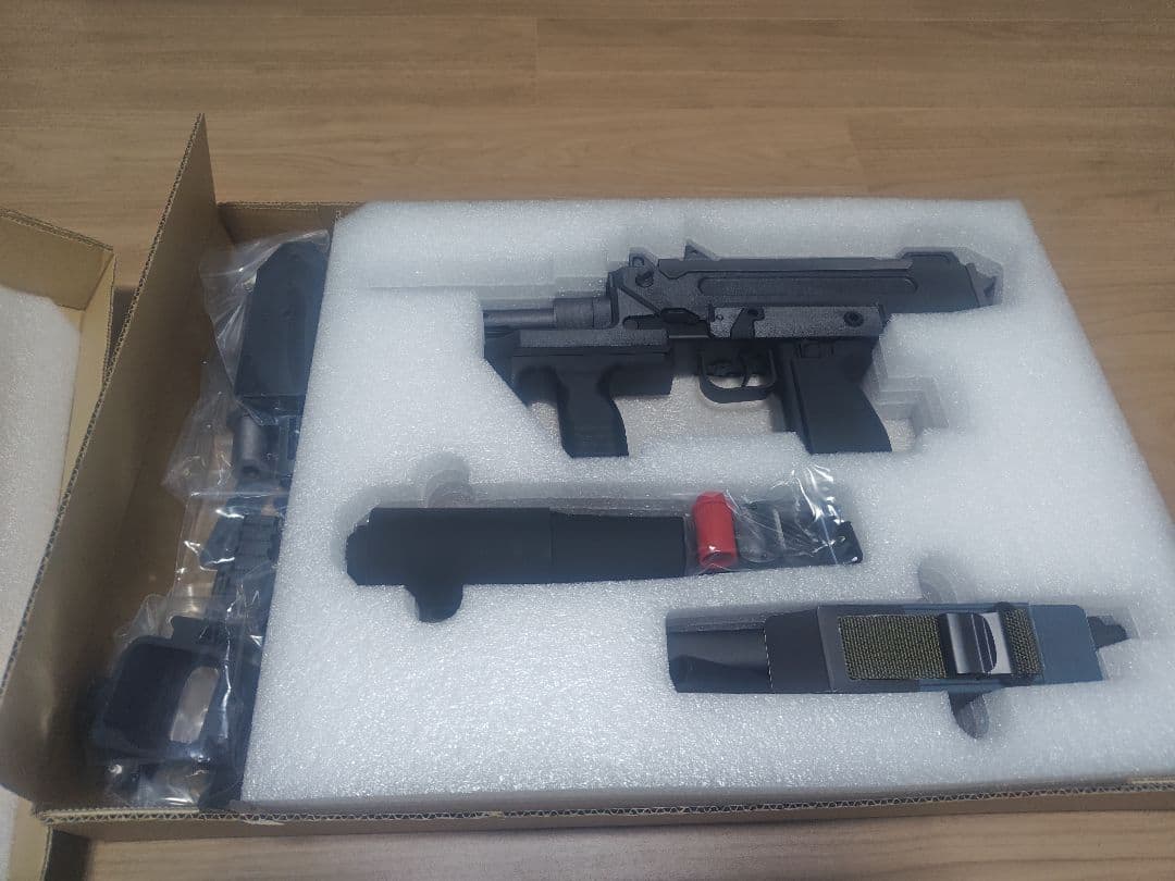 【未使用品】陸自　機関けん銃　東京マルイMAC10組み込み