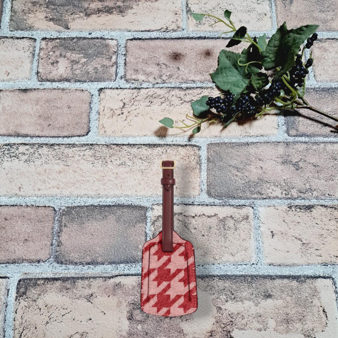 【正規品】 コーチ ラゲッジタグ 千鳥格子柄 荷物タグ ピンク レッド