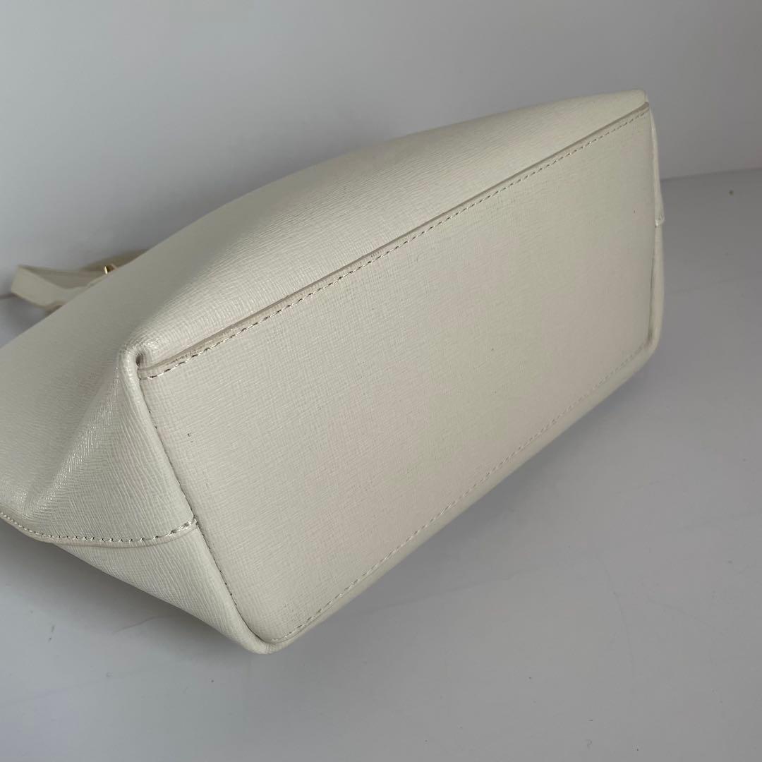 未使用保管品✨　FURLA ショルダーバッグ　2way 白　レザー