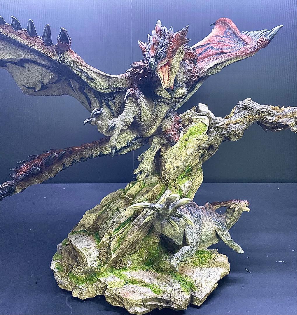 【マロン】モンスターハンター　リオレウス　フィギュア　モンハン