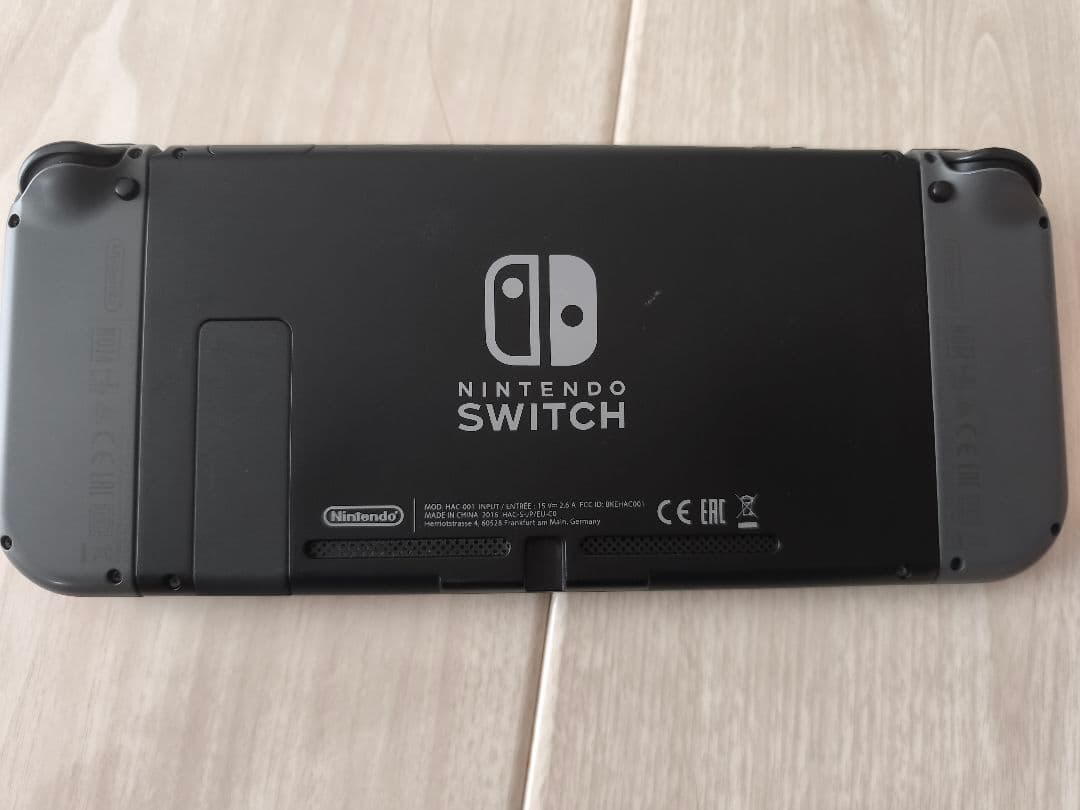 yyy☻さま専用【美品】【箱有り】液晶フィルム付きNintendo Switch