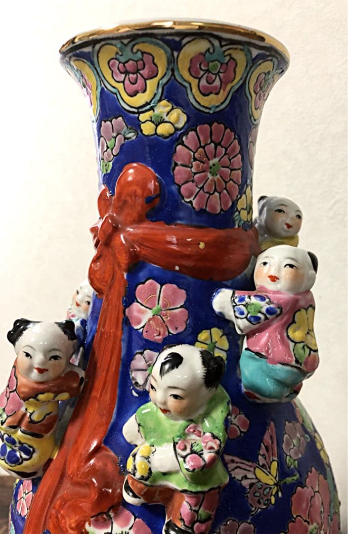 中国美術 多唐子 多彩草花蝶芭蕉扇紋 砂こうだい 花瓶 景徳鎮